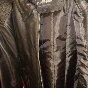 beautiful mens leather heavy jacket for winter. New never worn. Great condition
